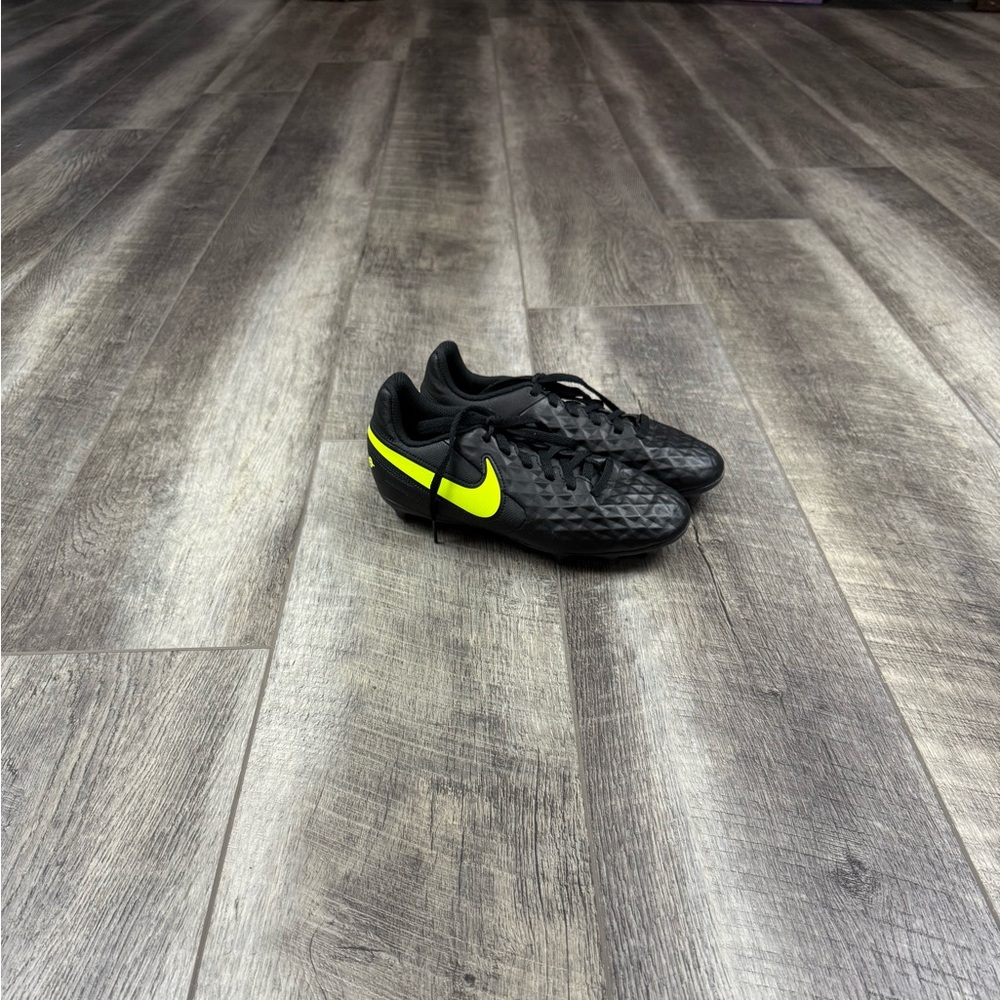 Nike Kids Black Tiempo Soccer Cleats